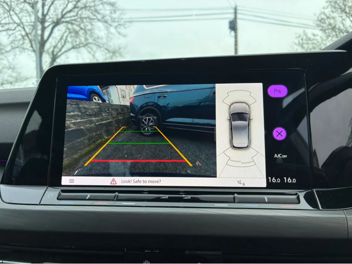 Volkswagen Golf STYLE 2.0 TDI 115 BHP - Image 2