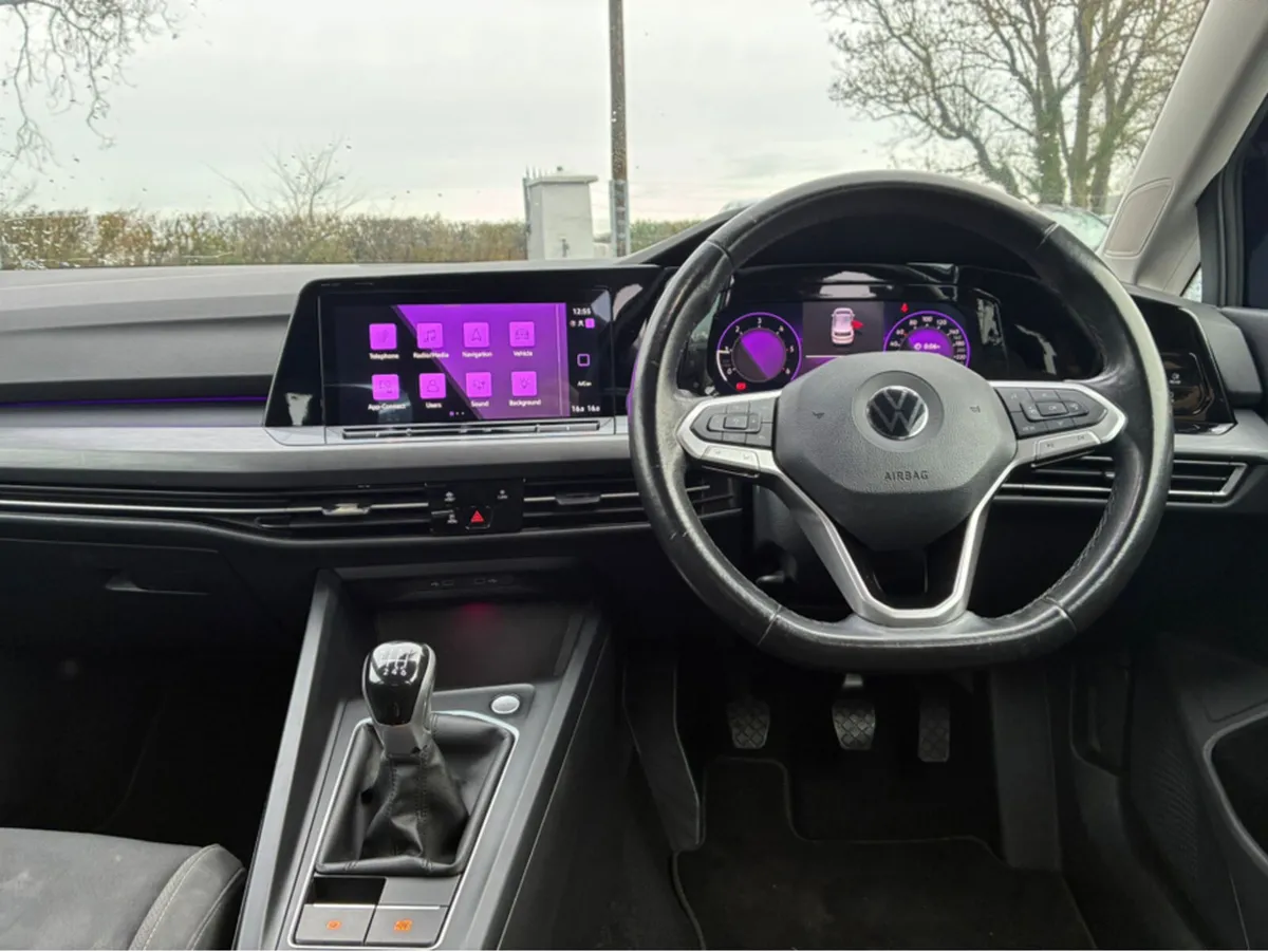 Volkswagen Golf STYLE 2.0 TDI 115 BHP - Image 4