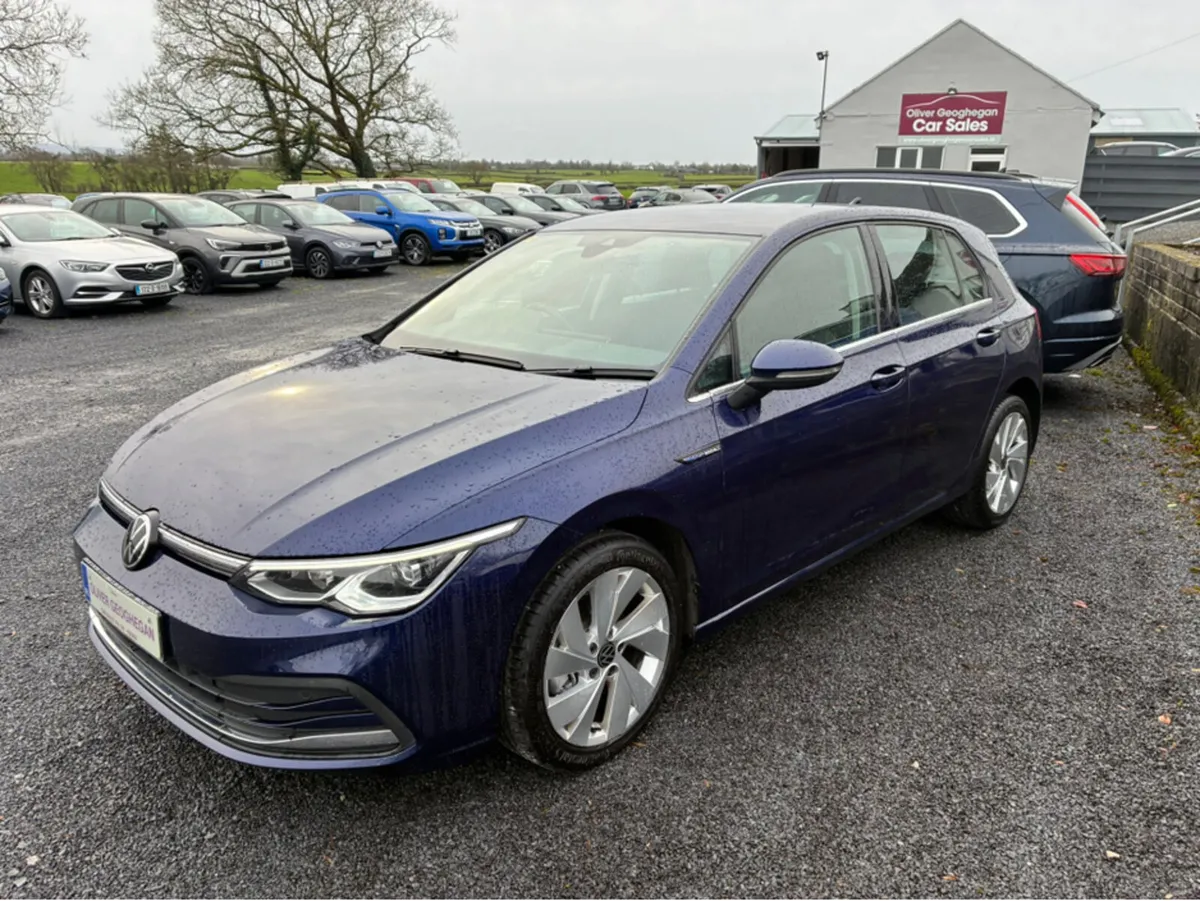 Volkswagen Golf STYLE 2.0 TDI 115 BHP (CAMERA) - Image 4
