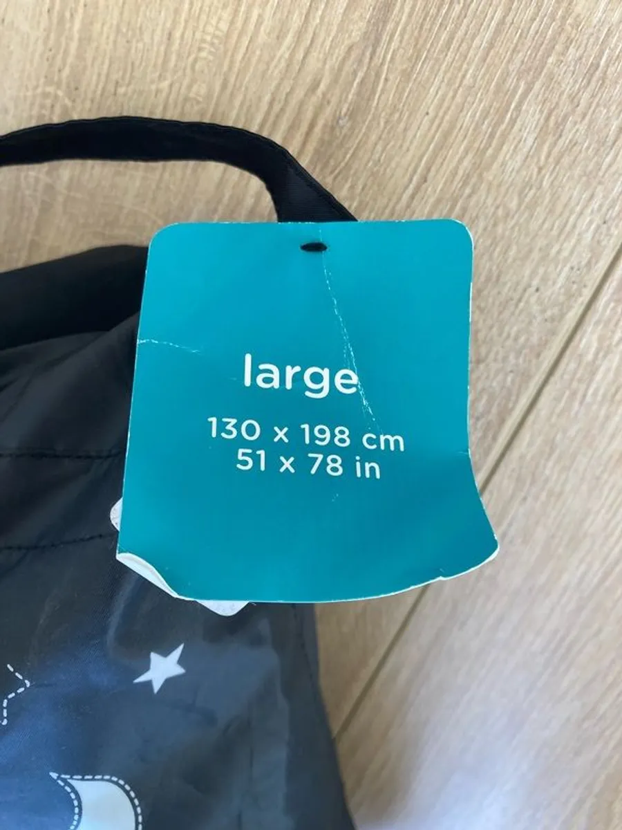 Portable blackout blind - Image 2