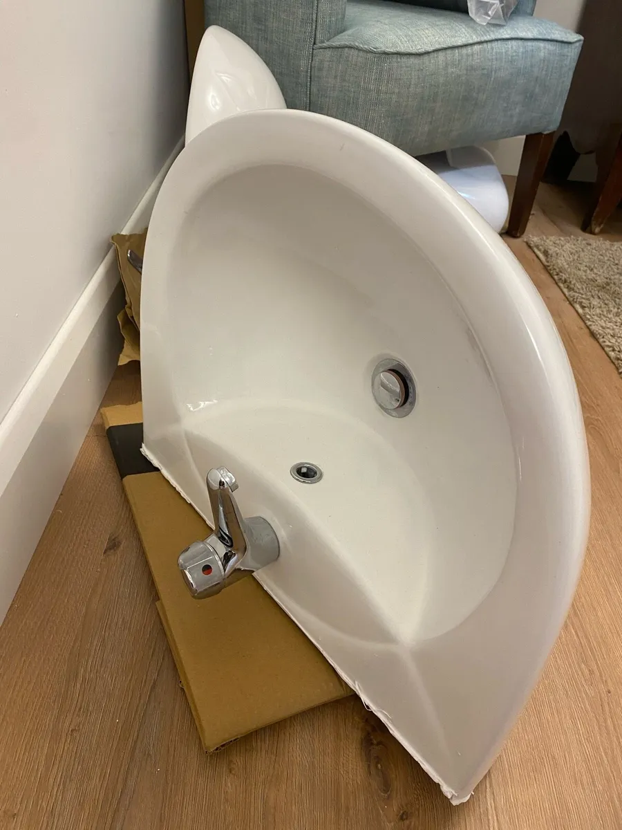 Bathroom Sinks - Almost New - Image 4