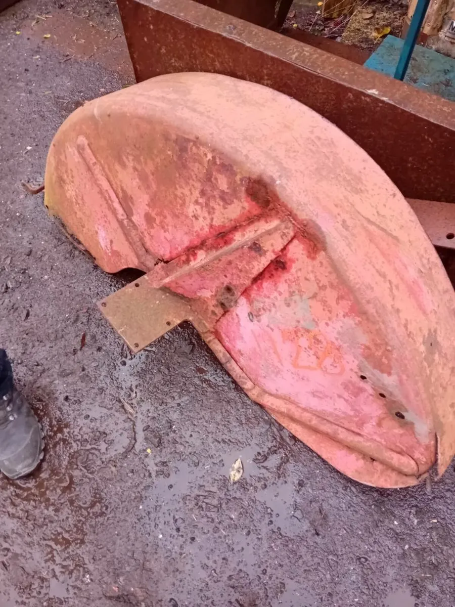 Davy Brown Cropmaster Mudguards - Image 1