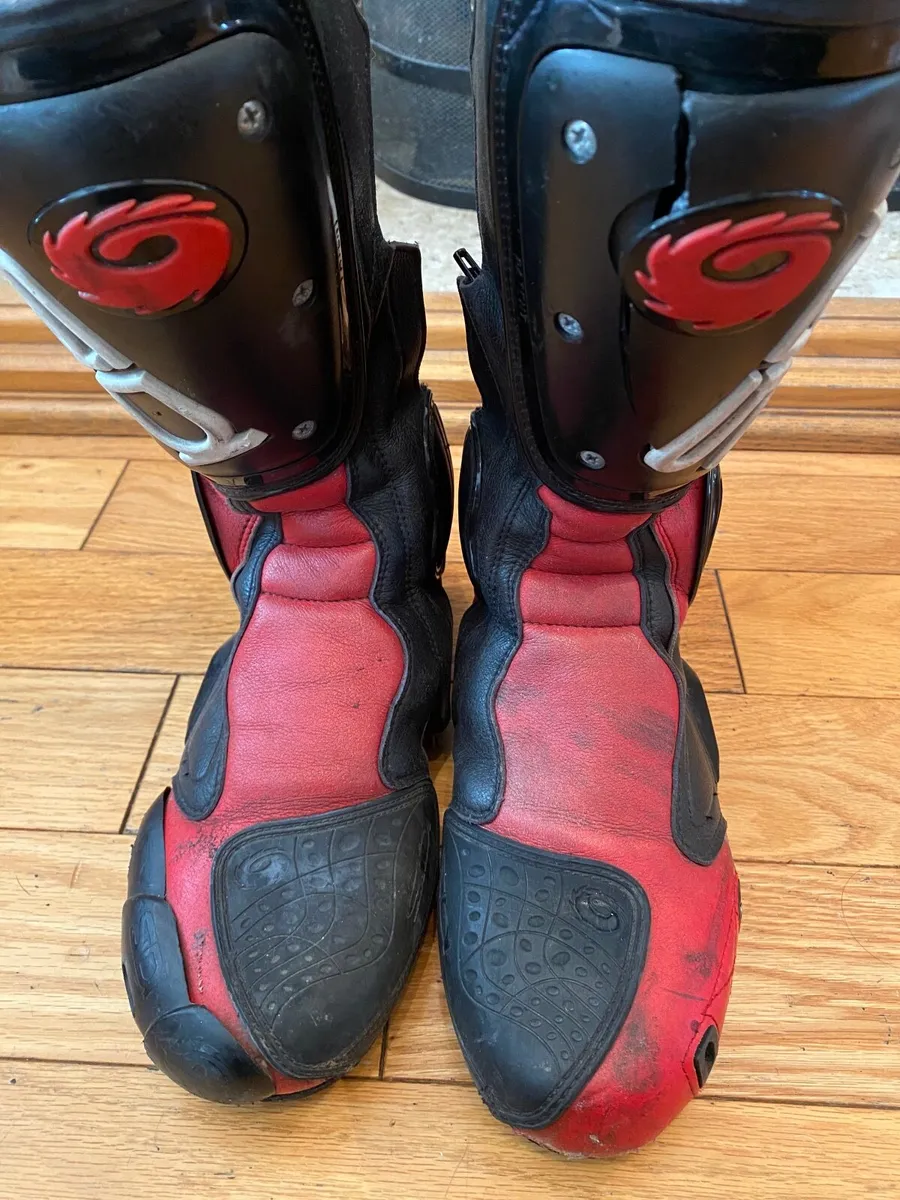 Free Motorbike Helmet & Boots - Image 2