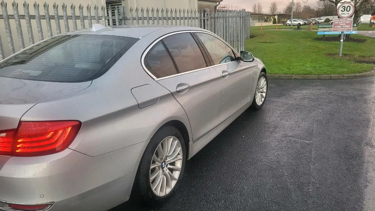 BMW 5-Series 2016 - Image 2
