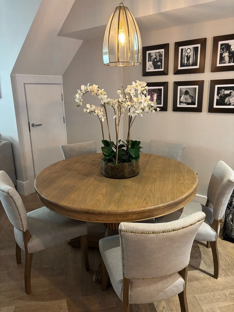 Shanley Interiors Table &  5 Chairs - Image 1