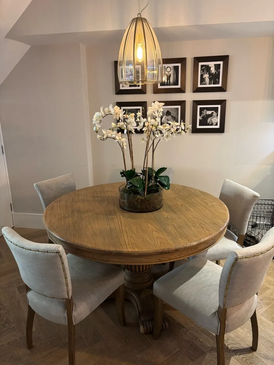 Shanley Interiors Table &  5 Chairs - Image 2