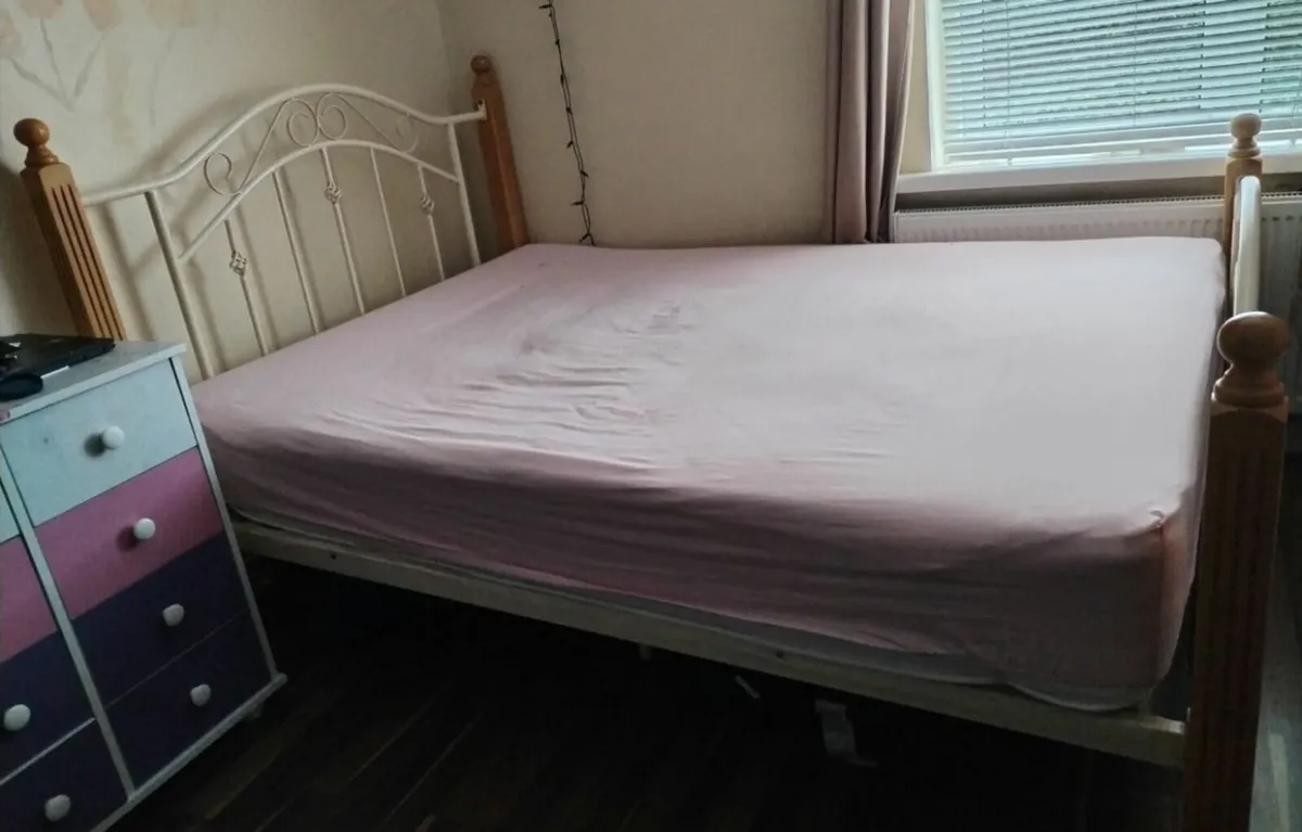 Lovely White Metal 4 Ft 6” Standard Double Bed - Image 2
