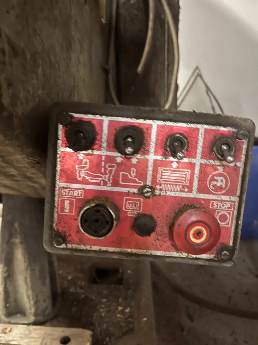 Bridgeport Milling Machine - Image 4