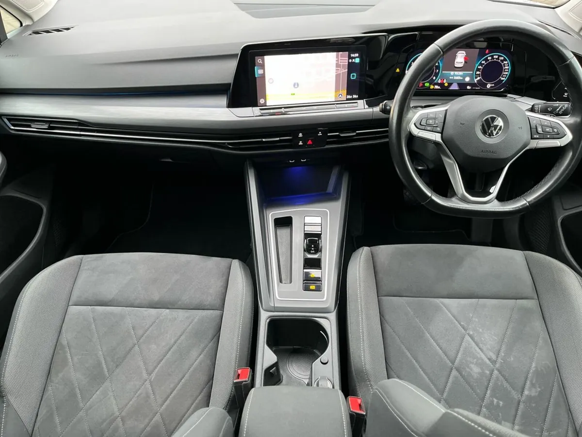 Volkswagen Golf 1.5eTSI 130HP Style DSG MHEV *Tow - Image 4