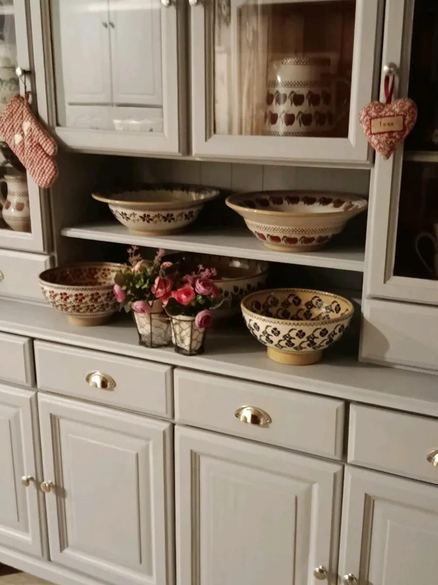 Kitchen dresser delivery arranged - Image 3