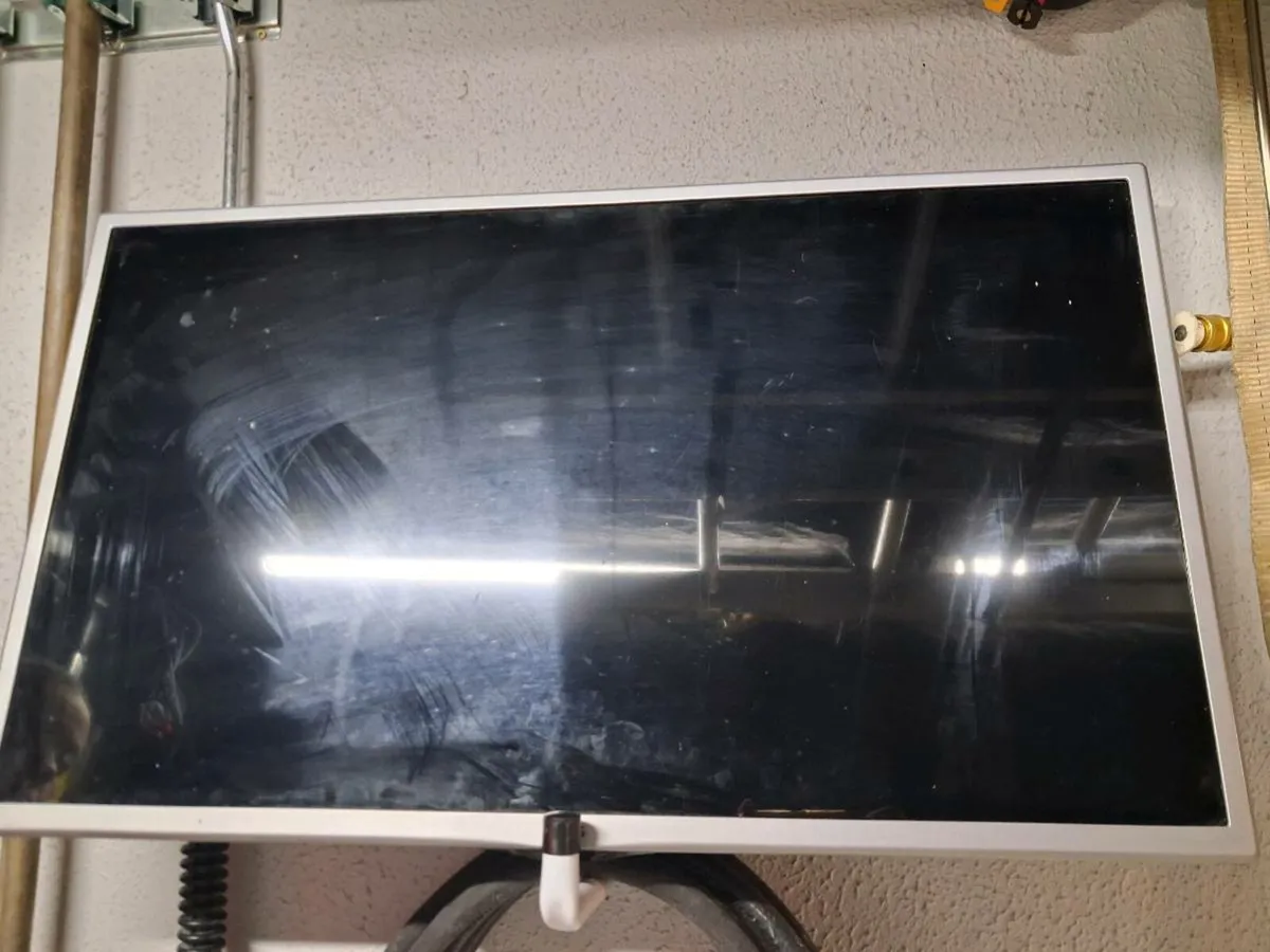 Ps4 slim 500gb with 2 controller and ps3 consoles - Image 3