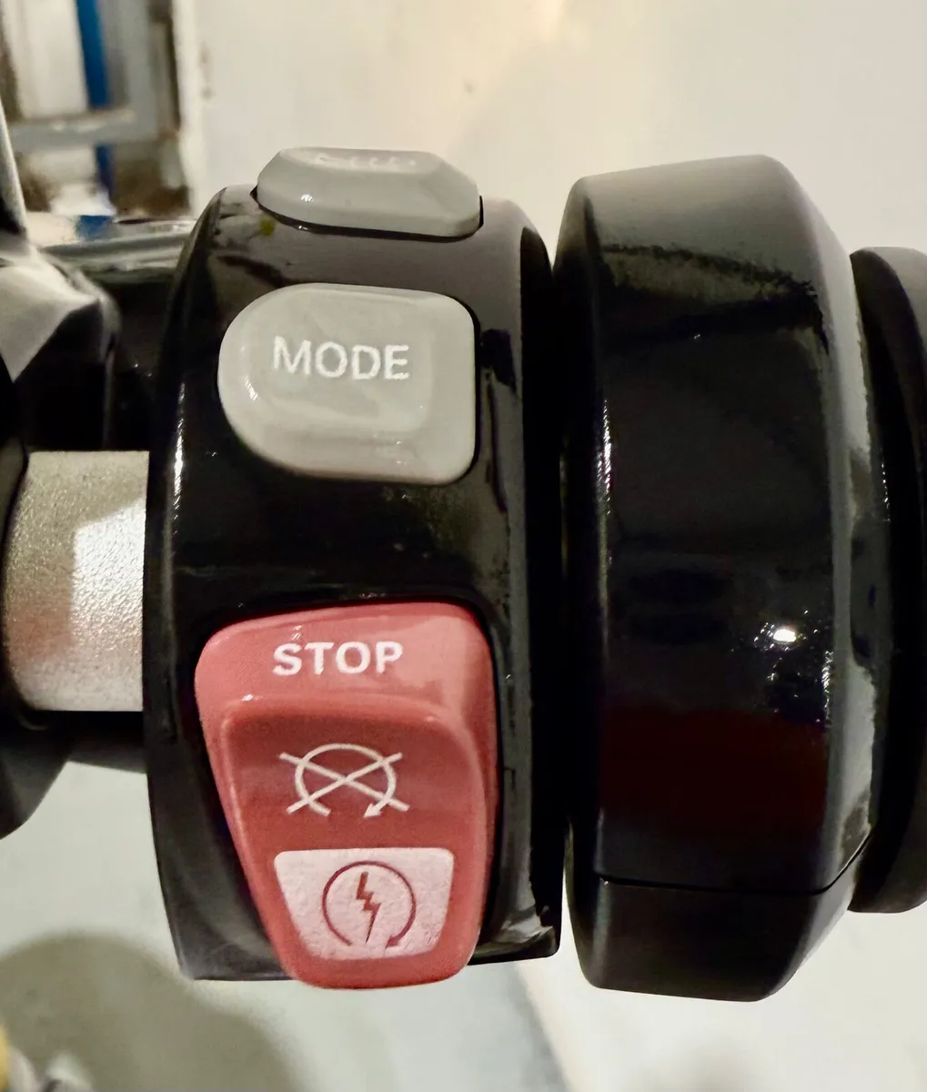 BMW R1200 R 2016 MINT - Image 4