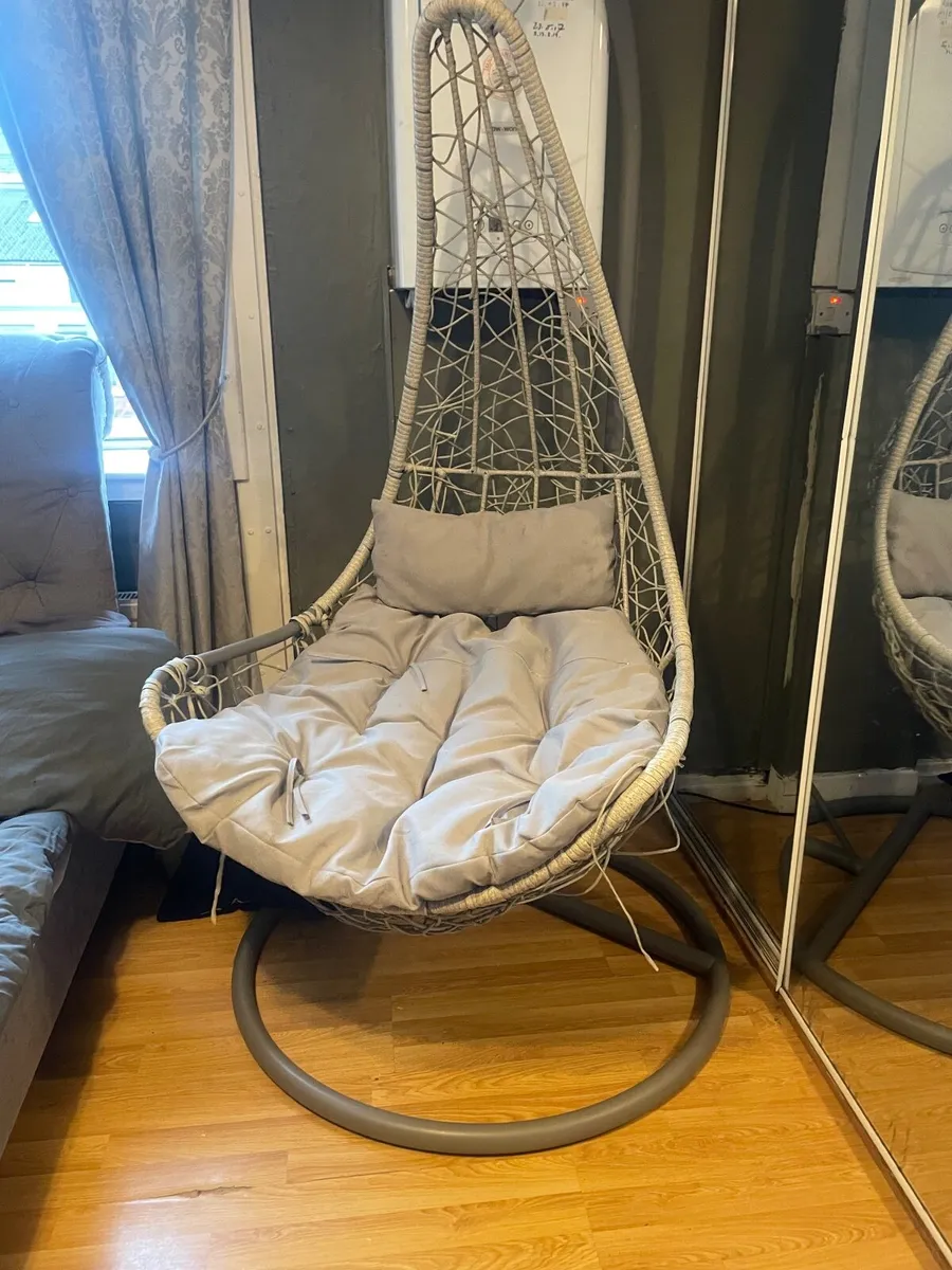 Swing chair - Image 2