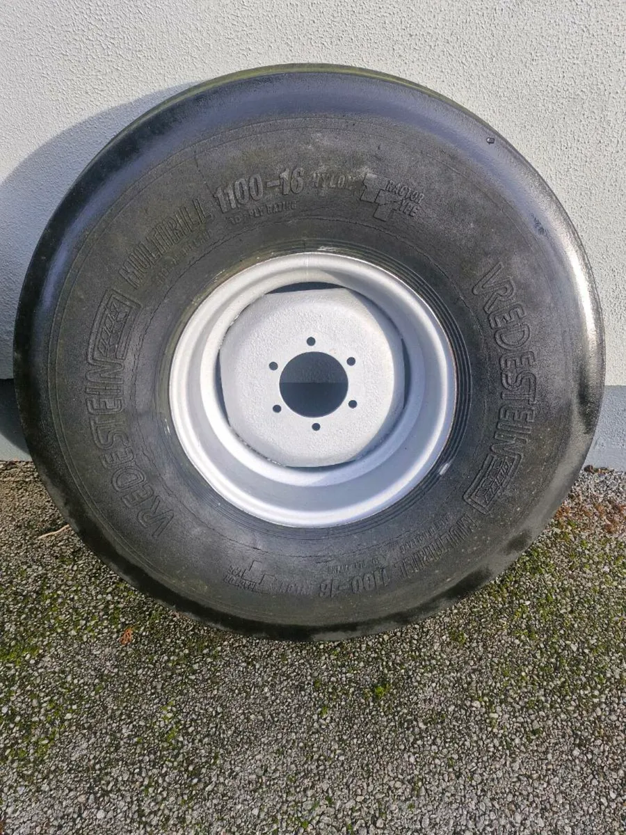Selection of wheels and tyres - Image 1