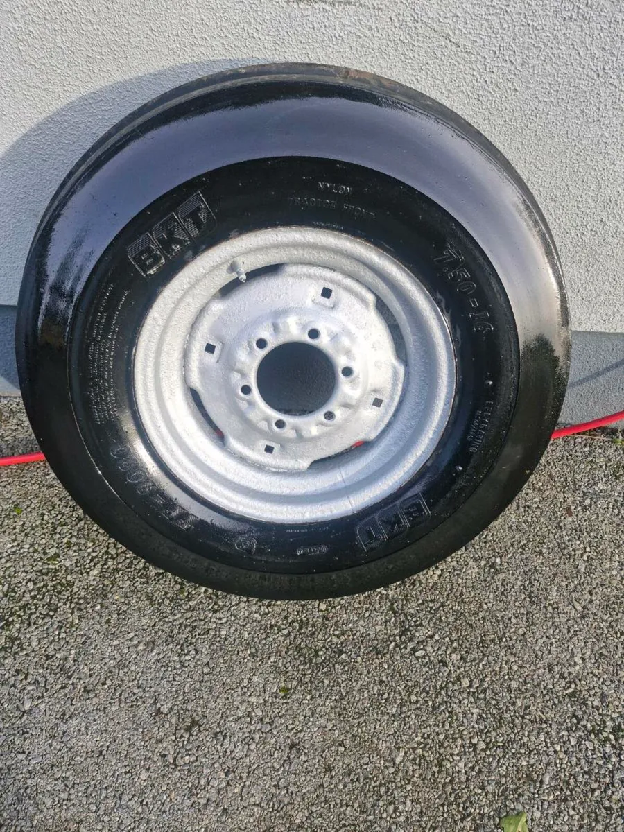 Selection of wheels and tyres - Image 3