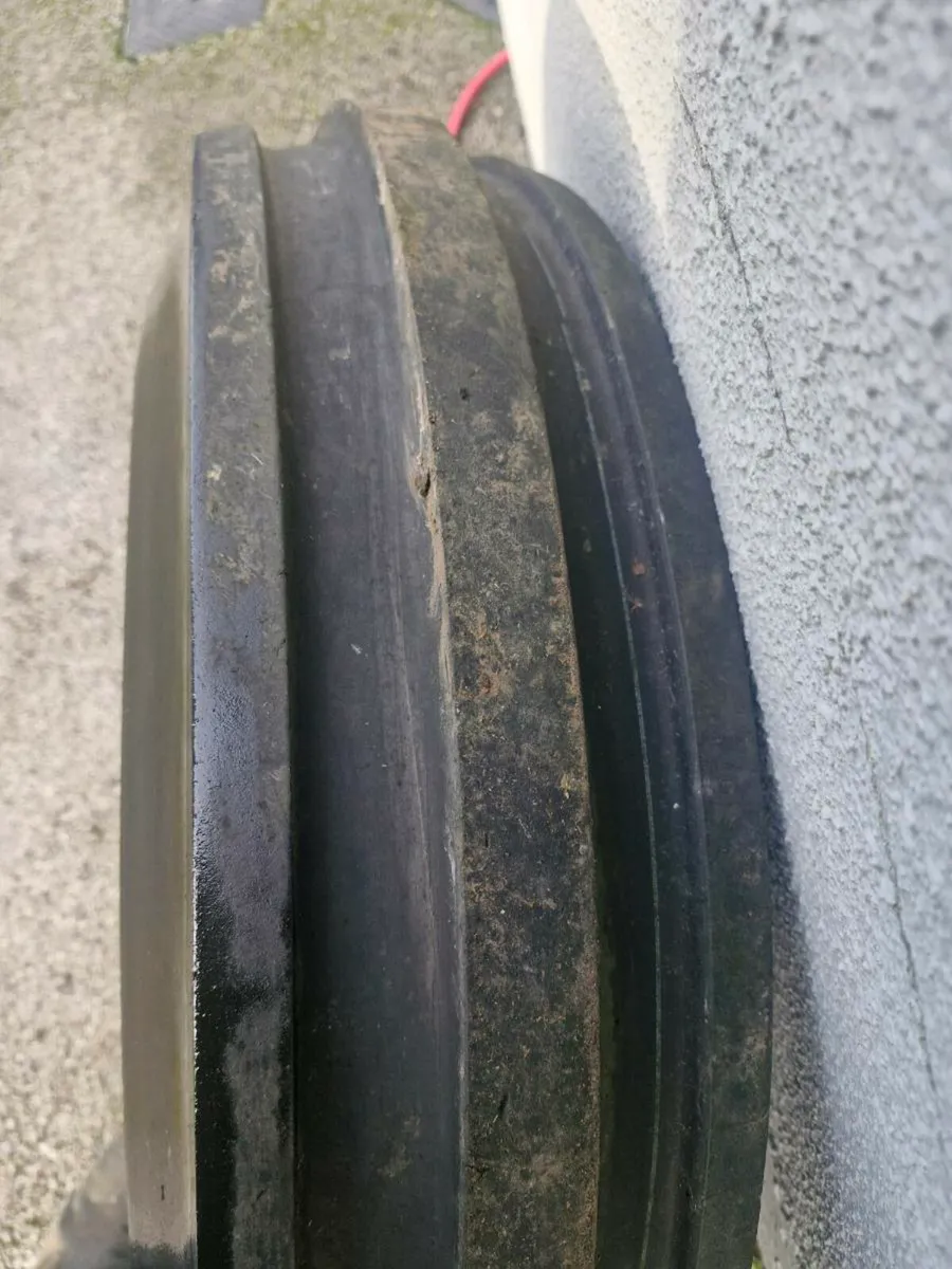 Selection of wheels and tyres - Image 4