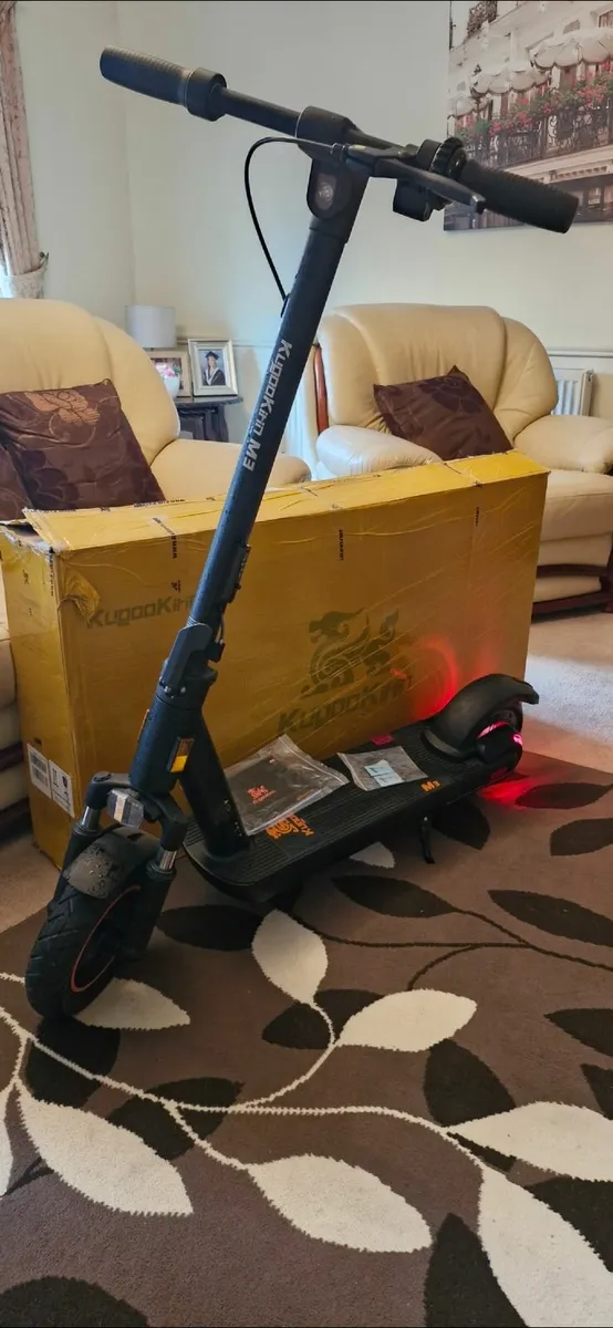 E Scooter KugooKirin M3 E Scooter - Image 1