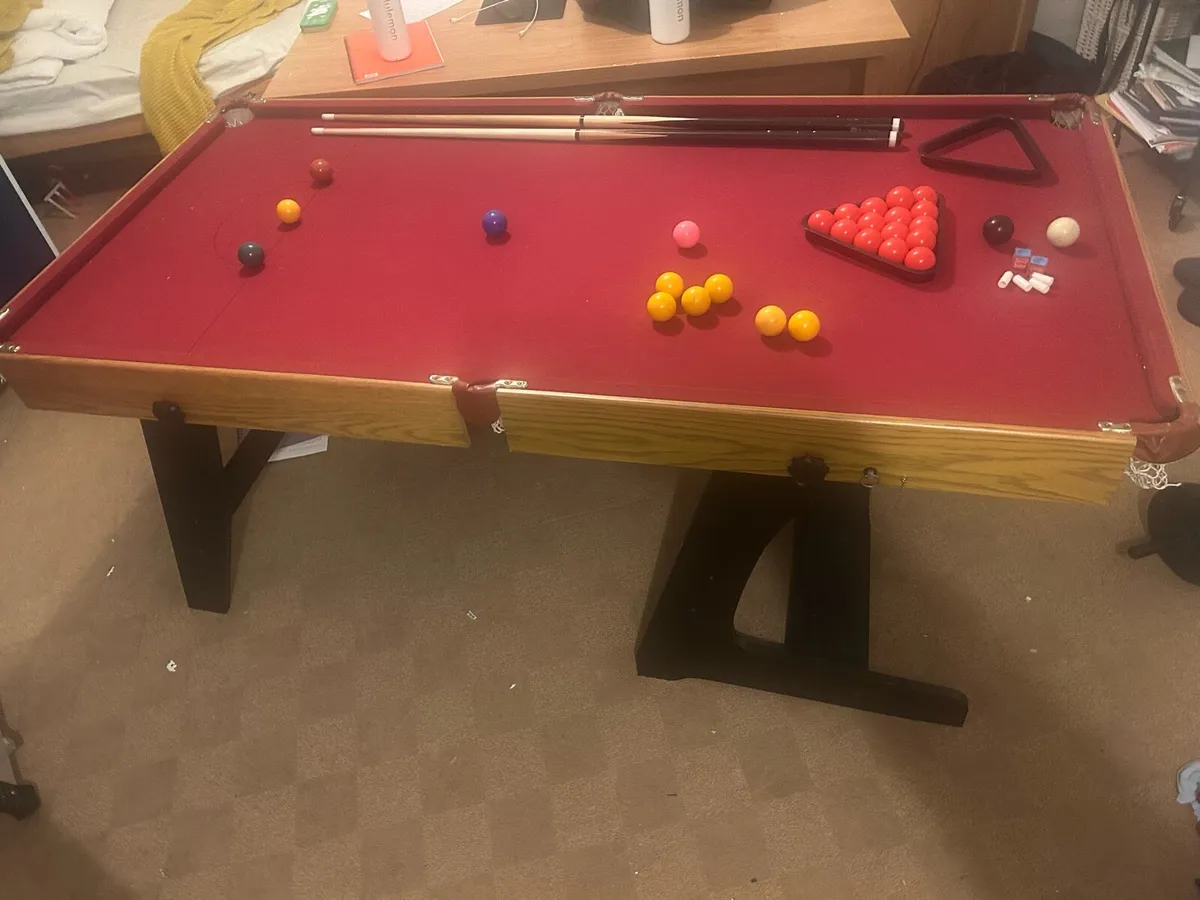 Walker and Simpson Duke 6ft Foldable Pool Table - Image 1