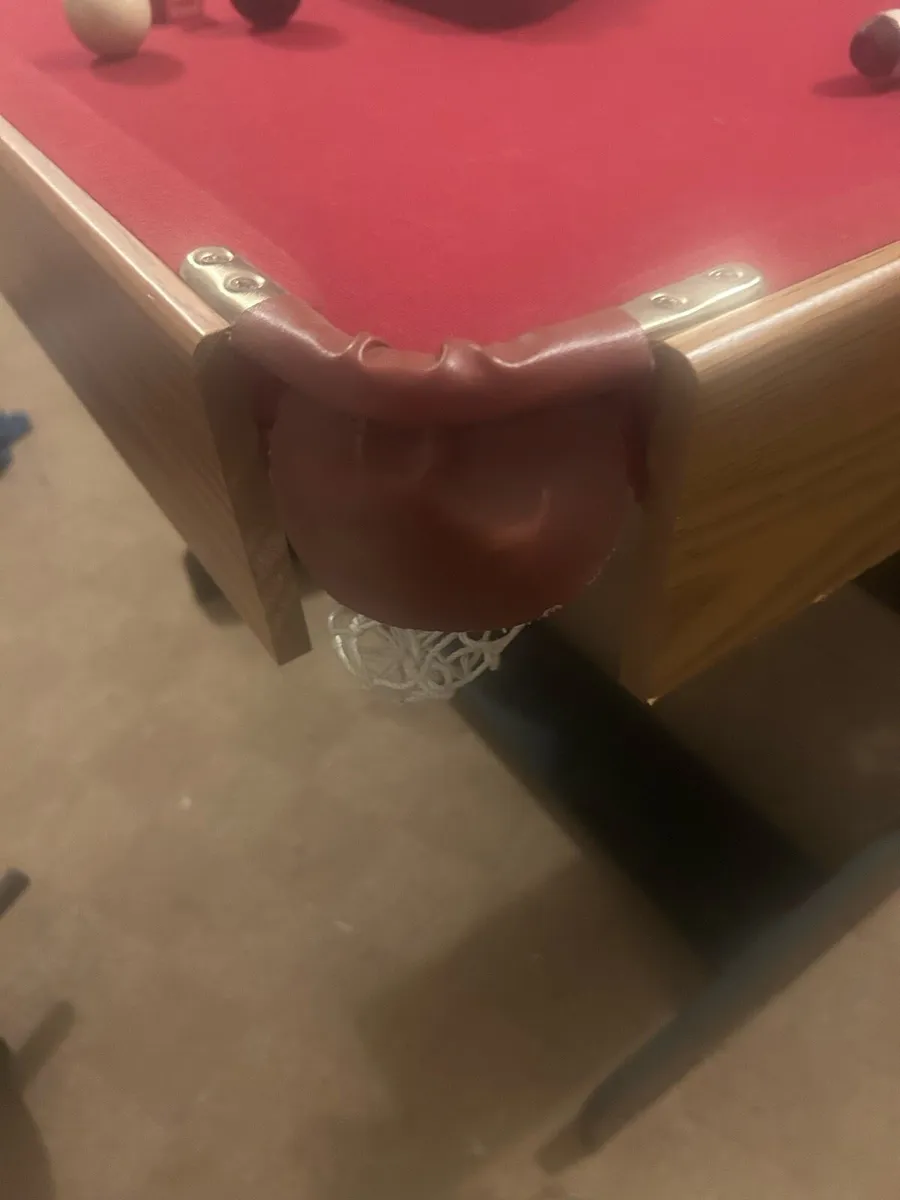 Walker and Simpson Duke 6ft Foldable Pool Table - Image 4