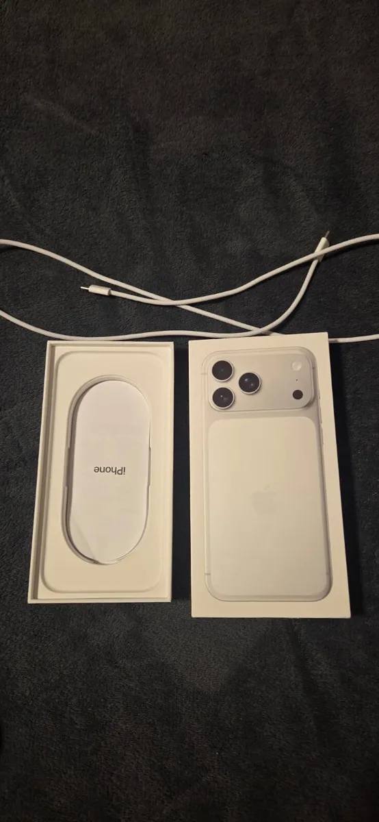 iPhone 17 Pro Max 512GB Silver - Image 2