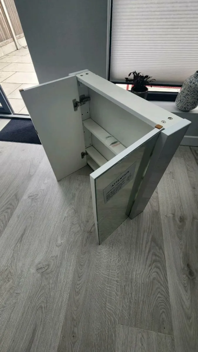 Bathroom cabinet - Image 1