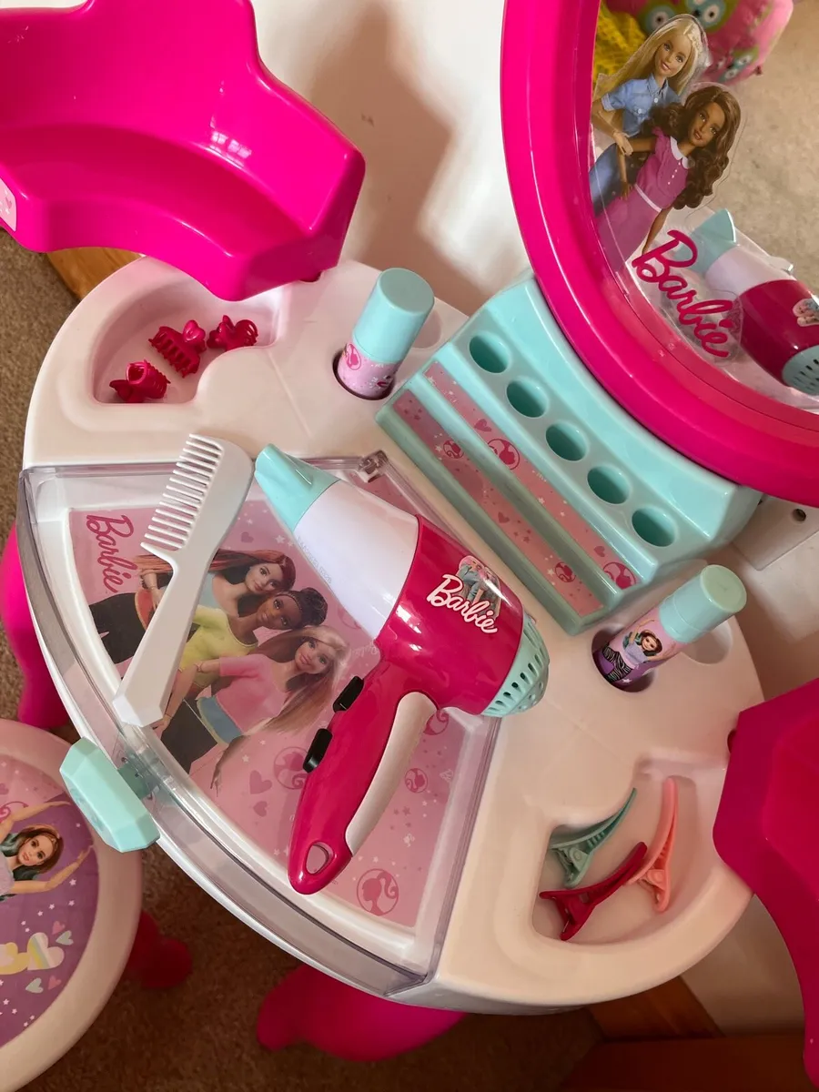 Barbie Vanity Table - Image 4