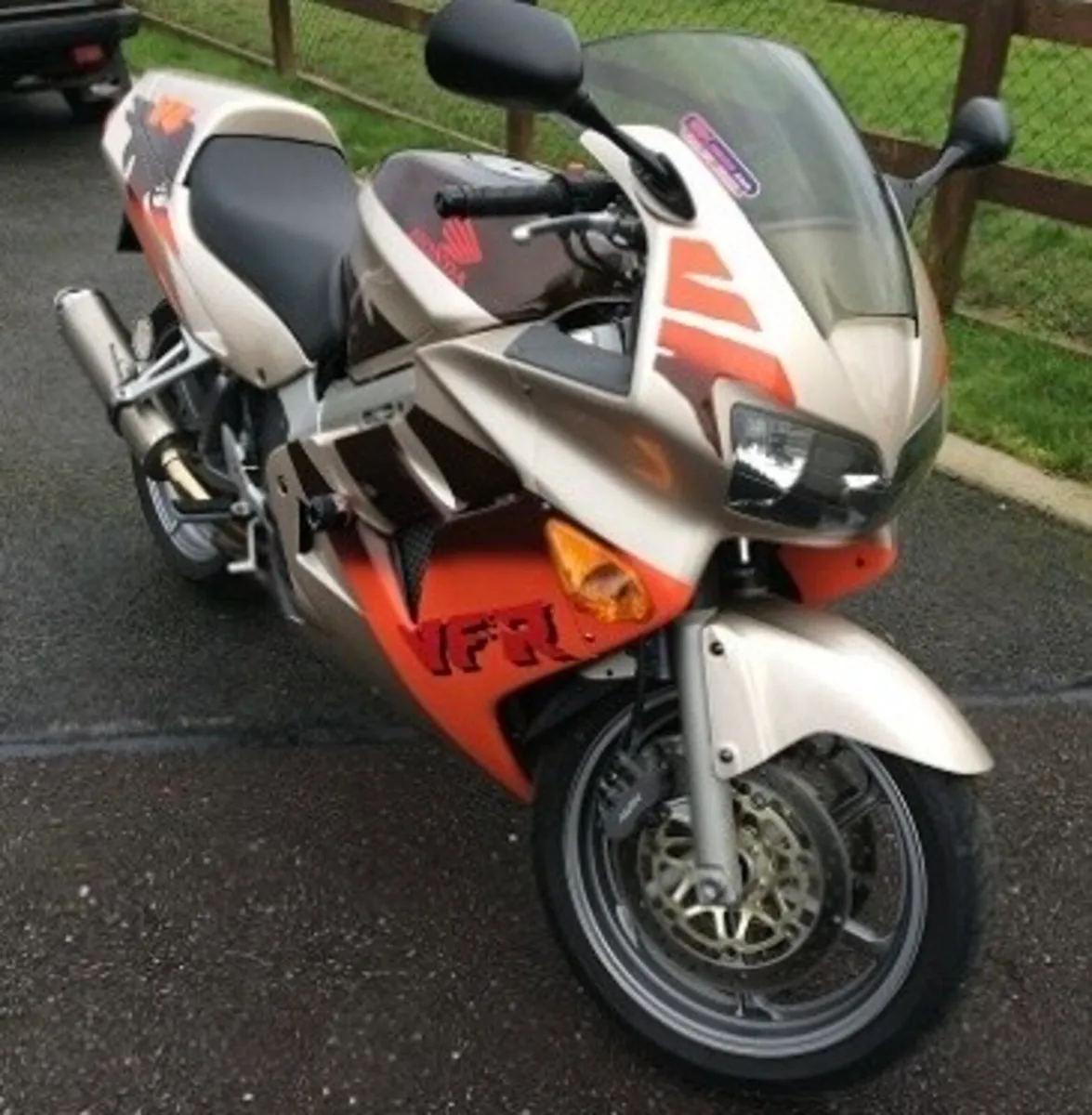 Honda VFR - Image 1