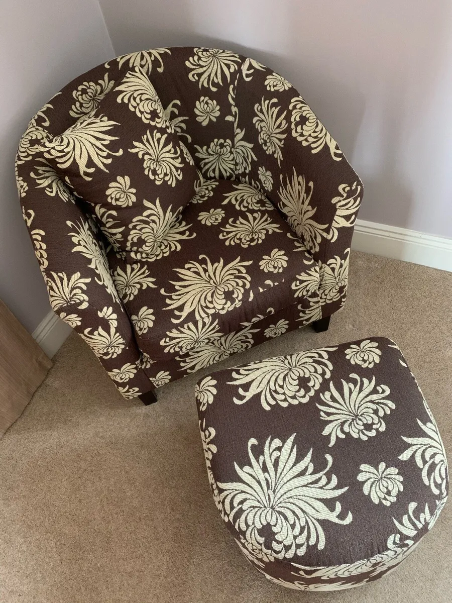 Floral Fabric Tub Chair - Image 3
