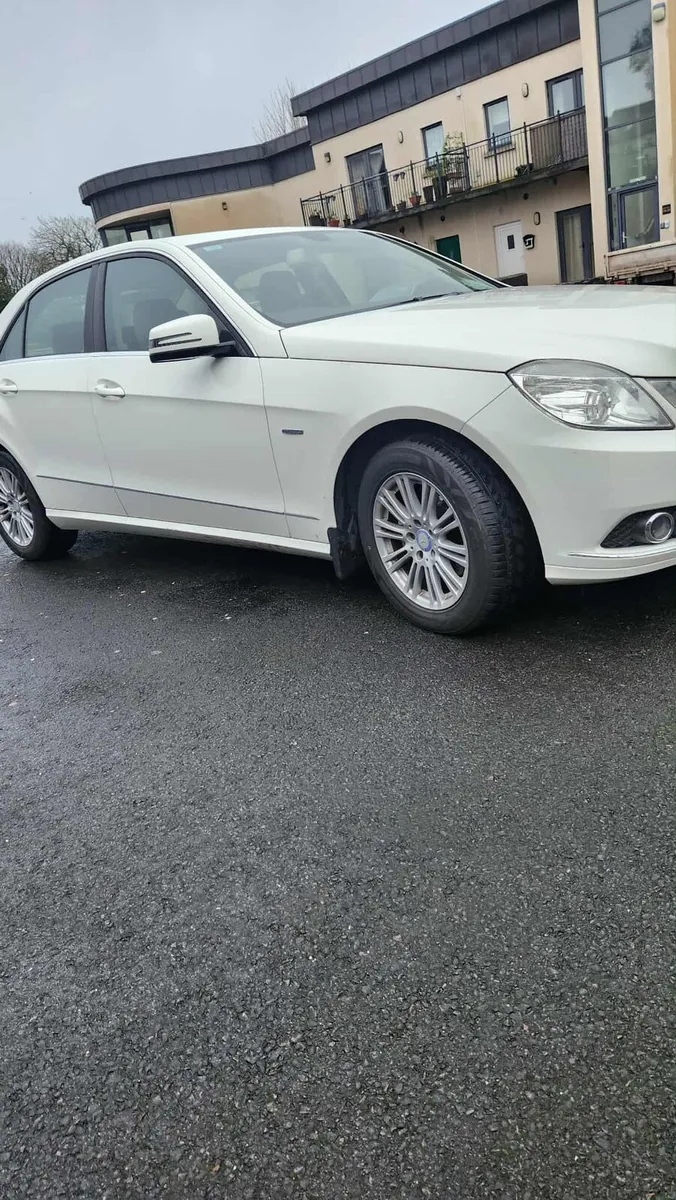 Mercedes E220 2010 - Image 1