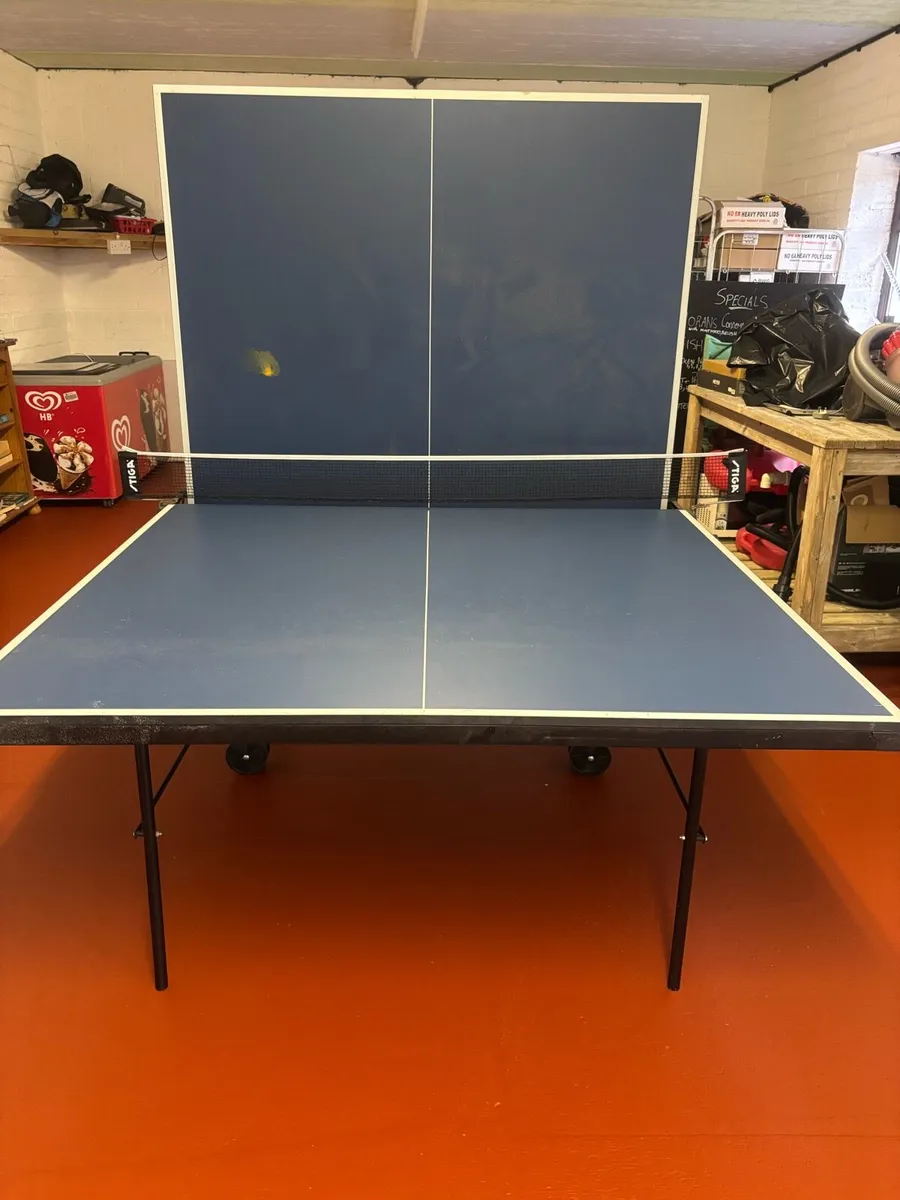 Table tennis table - Image 1