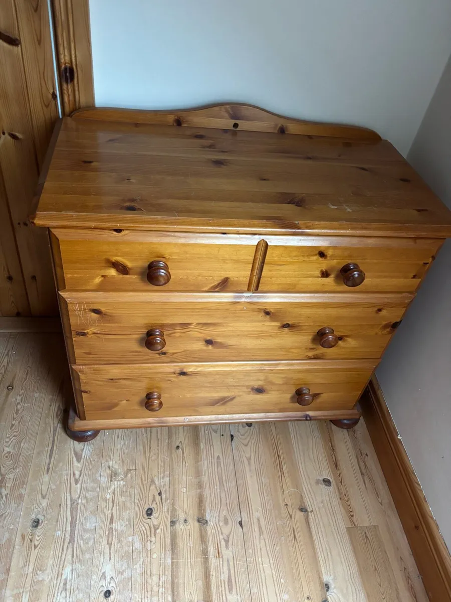 Chest of drawers - Image 1