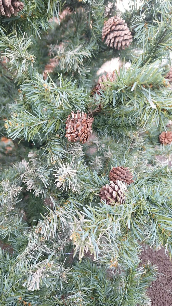 Artificial Christmas tree - Image 2