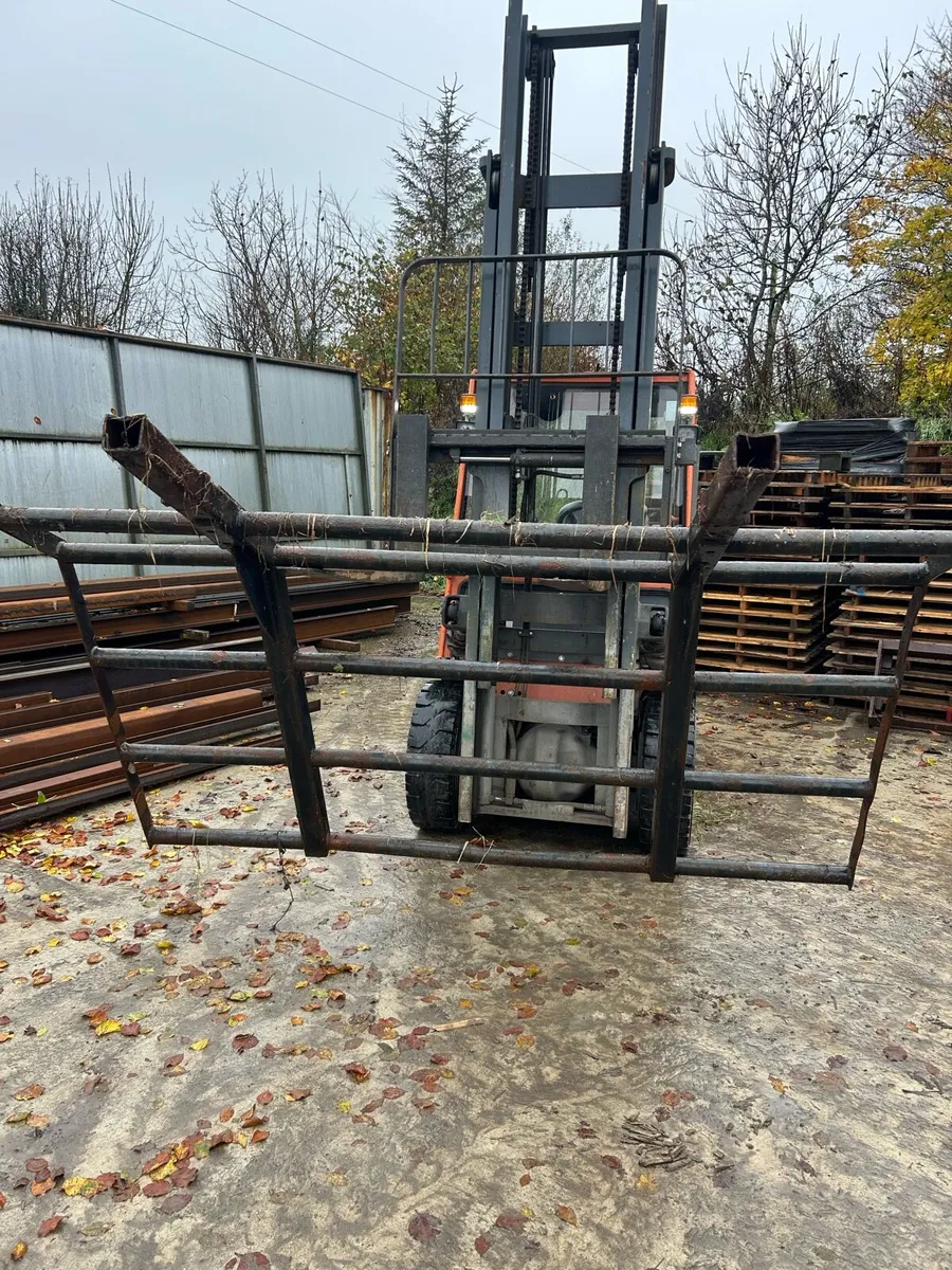 Bale racks - Image 1