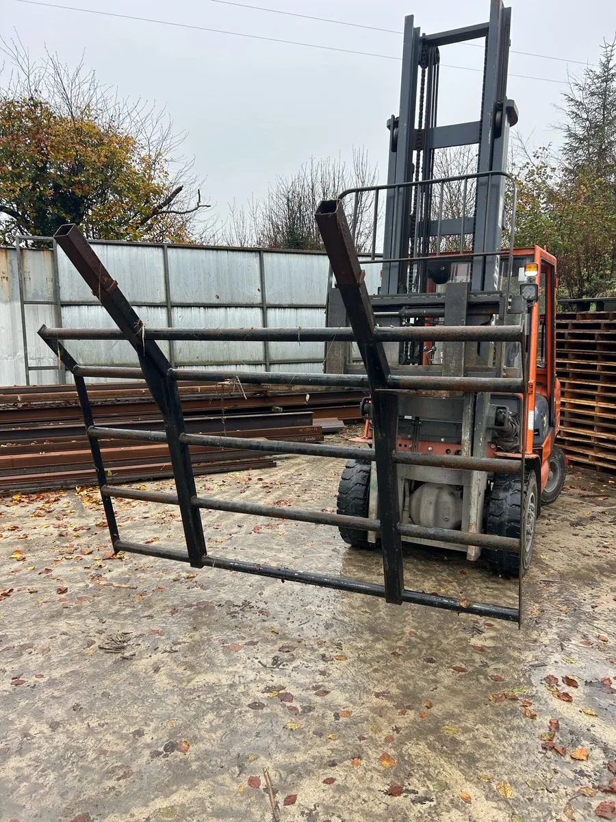 Bale racks - Image 2