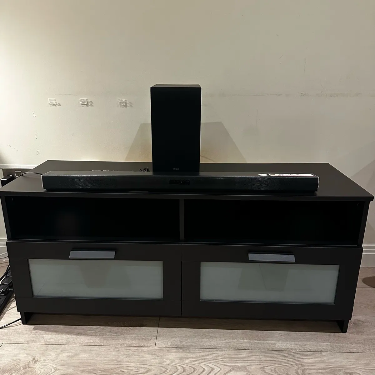 LG SJ4 Sound Bar - Image 1