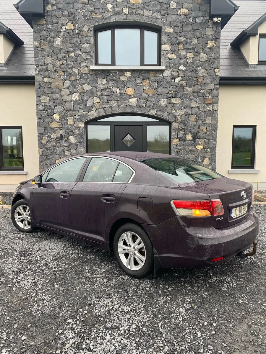 Toyota Avensis Strata - Image 1