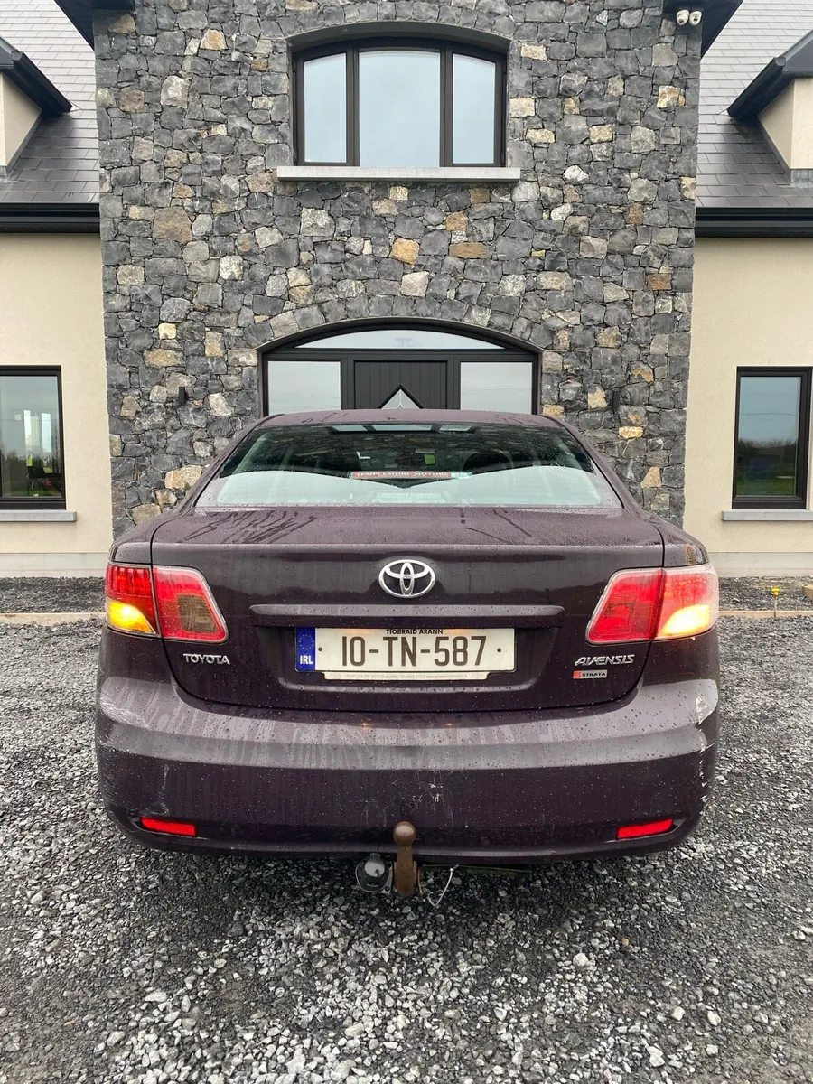 Toyota Avensis Strata - Image 2