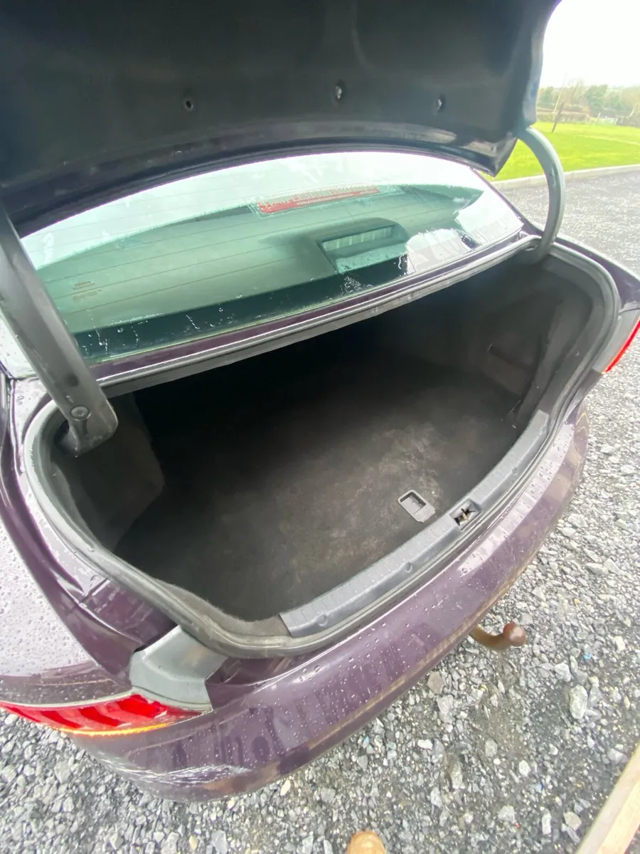 Toyota Avensis Strata - Image 4