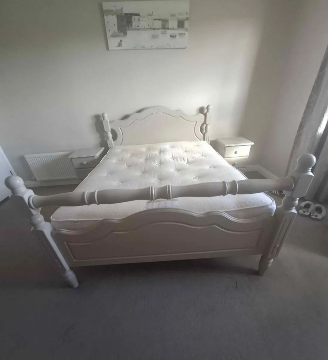 White double pine bed