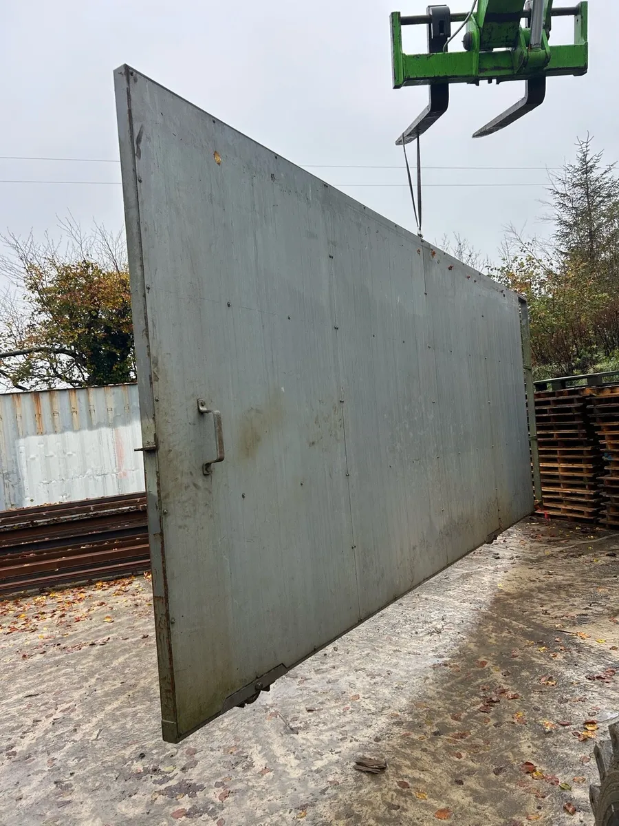 Roller steel gate - Image 1