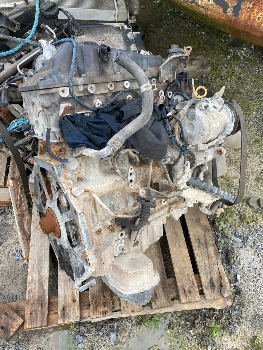 Land Cruiser Engine - Image 2