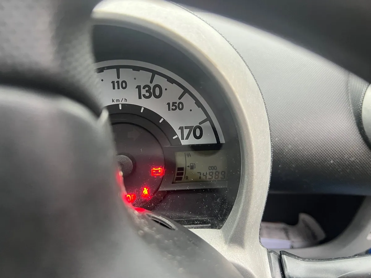 2011 Toyota Aygo 1.0 low KMs - Image 4