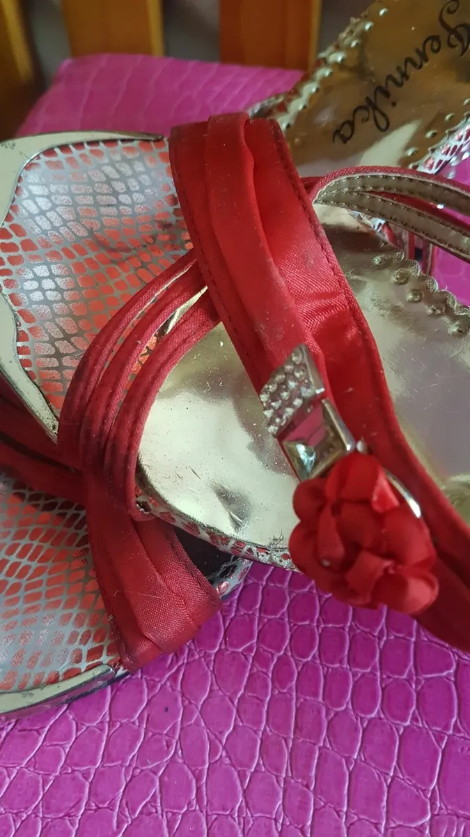 Worn red heels size uk 2,5 -3 - Image 2