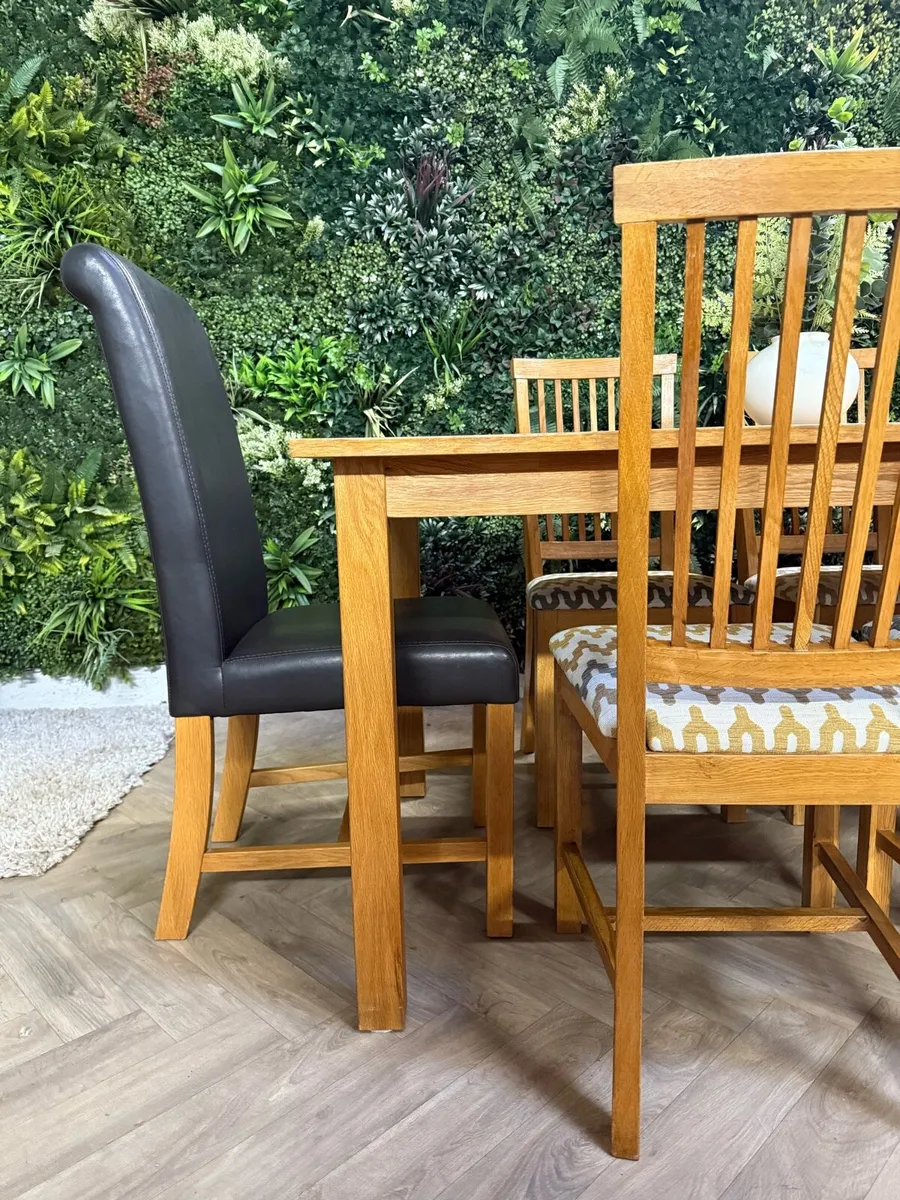 Solid oak kitchen table & 6 chairs/dining set - Image 4