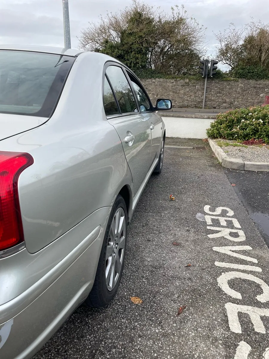 Toyota avensis - Image 3