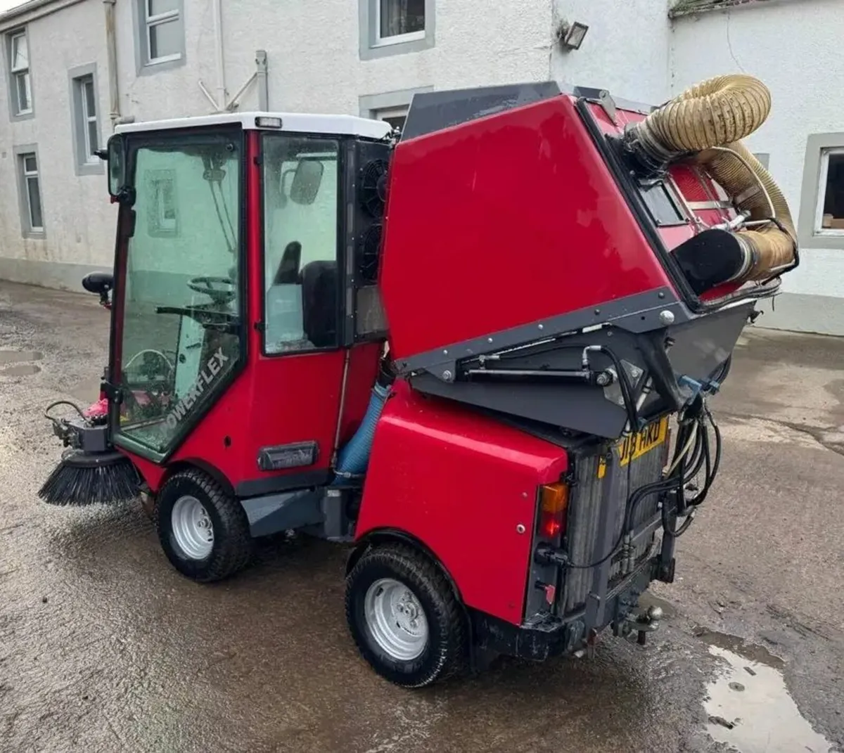 Euromec 34hp diesel roadsweeper road sweeper - Image 2