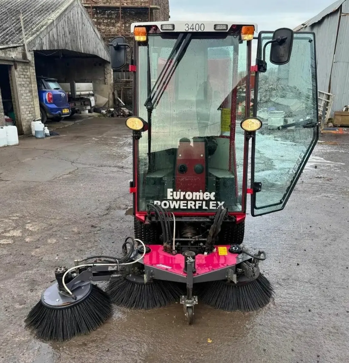Euromec 34hp diesel roadsweeper road sweeper - Image 4