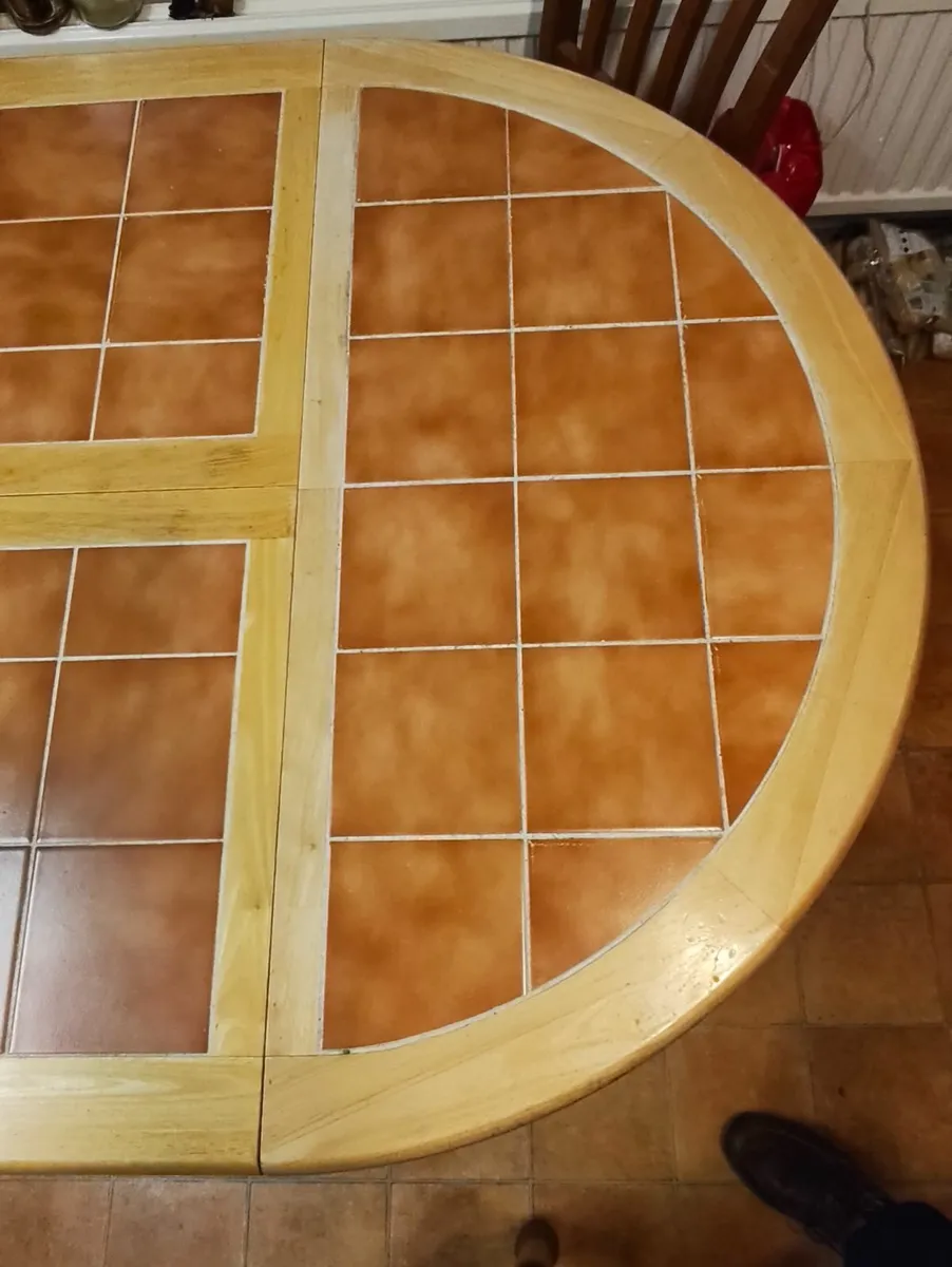 Kitchen table - Image 2