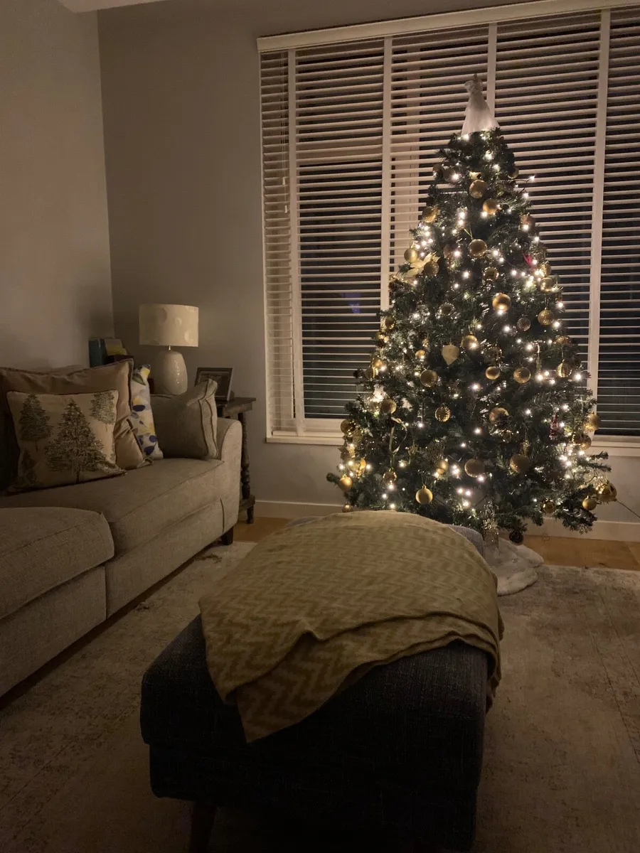 Beautiful 3seater couch - Image 1