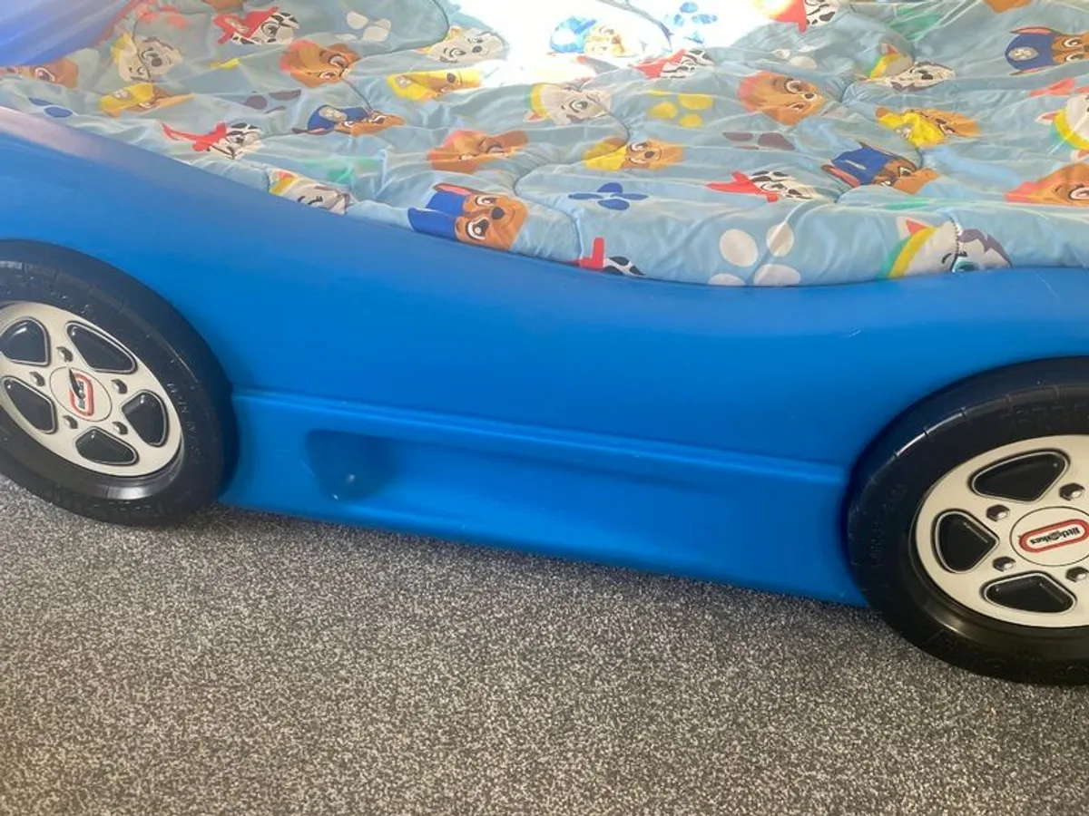 Little Tikes car bed - Image 3